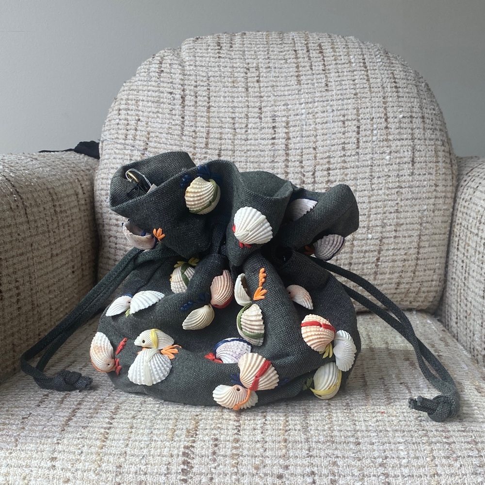 Lele Sadoughi Seashell Embellished Drawstring Bag